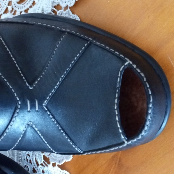 Lilly L Leather Comfort Slip On Shoes - Picture 3 of 7